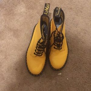 Rarely worn yellow size 10 Doc Martens!!